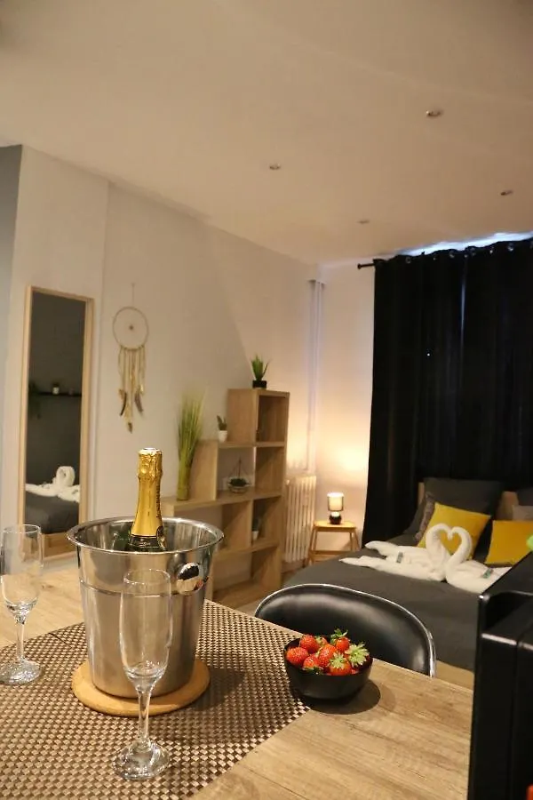 Studio Design Plage Des Catalans Marsilya